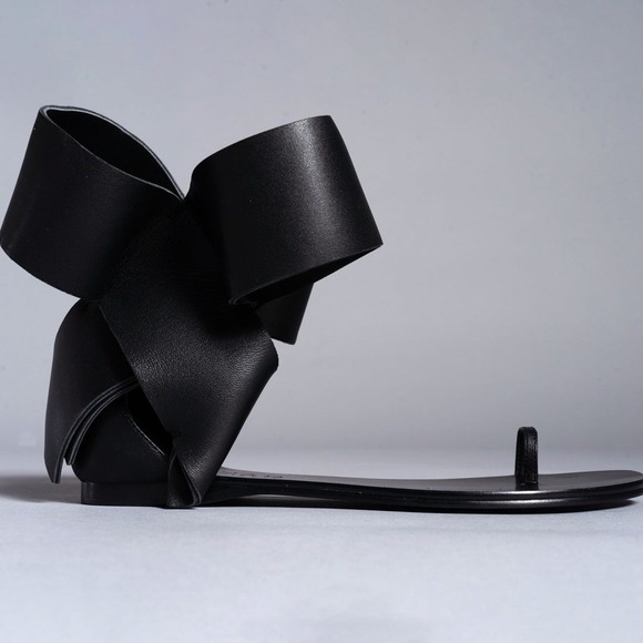 Aminah Abdul Jillil Black Bow Flat Sandals Size 6 New - Picture 2 of 7